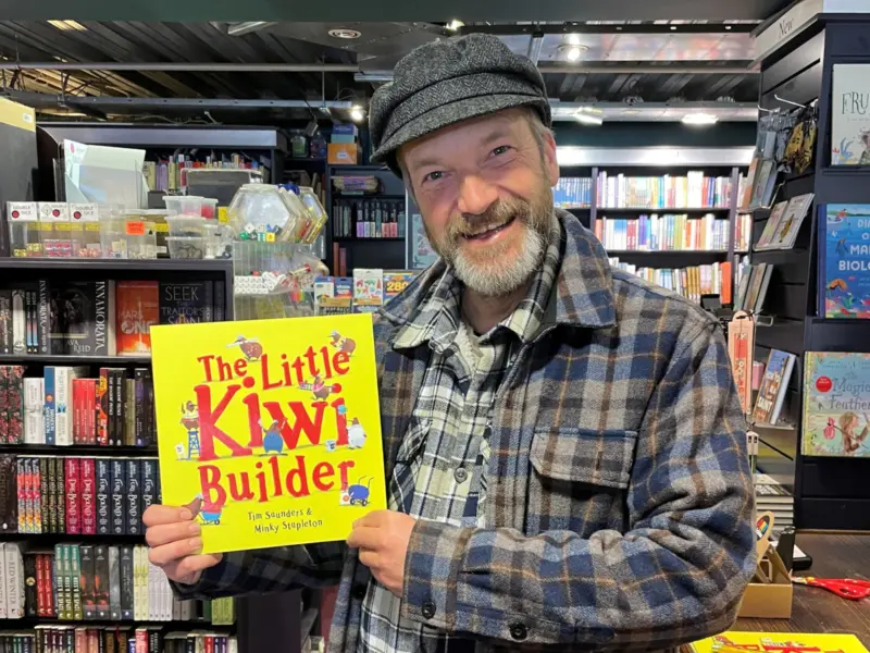 Tim Saunders Little Kiwi Builder