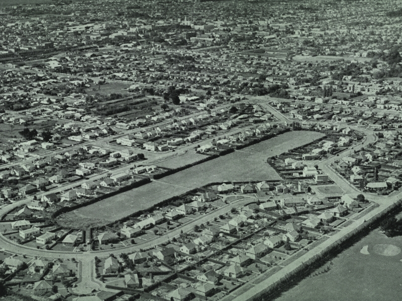 2026 04 08 Savage Crescent Walk